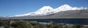 Bolivien, Sajama NP, Laguna Wana Khota mit Parinacota 6342m + Pomerata 6282m
